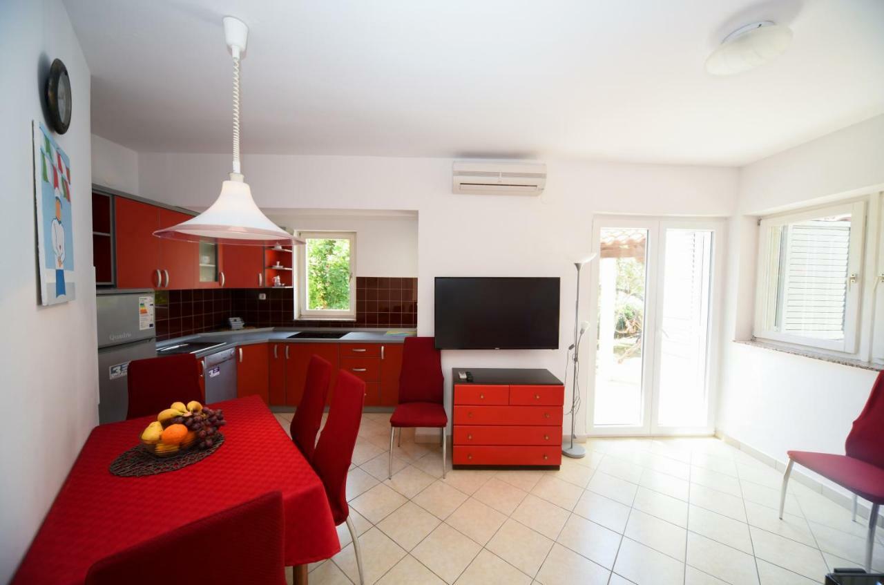 Apartments Dvori Novalja Exterior photo