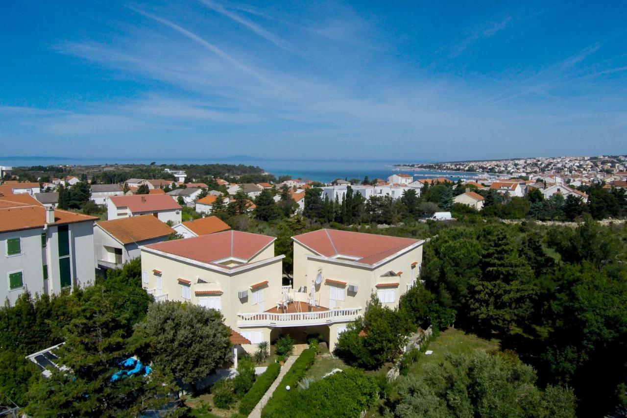 Apartments Dvori Novalja Exterior photo