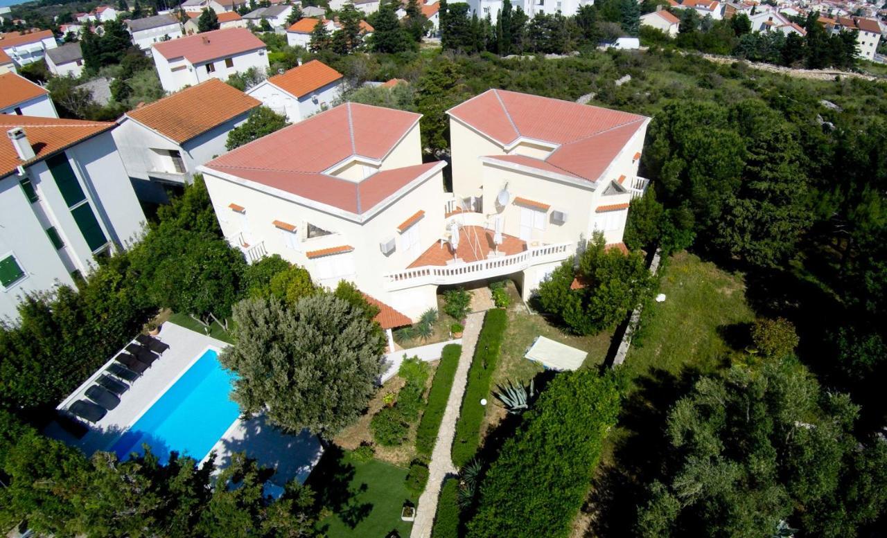 Apartments Dvori Novalja Exterior photo
